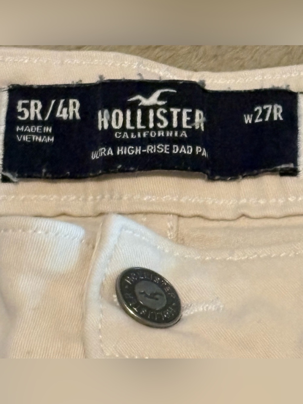 Hollister Ultra High‑Rise Dad Cargo Pants – Light Beige – Women’s 27R